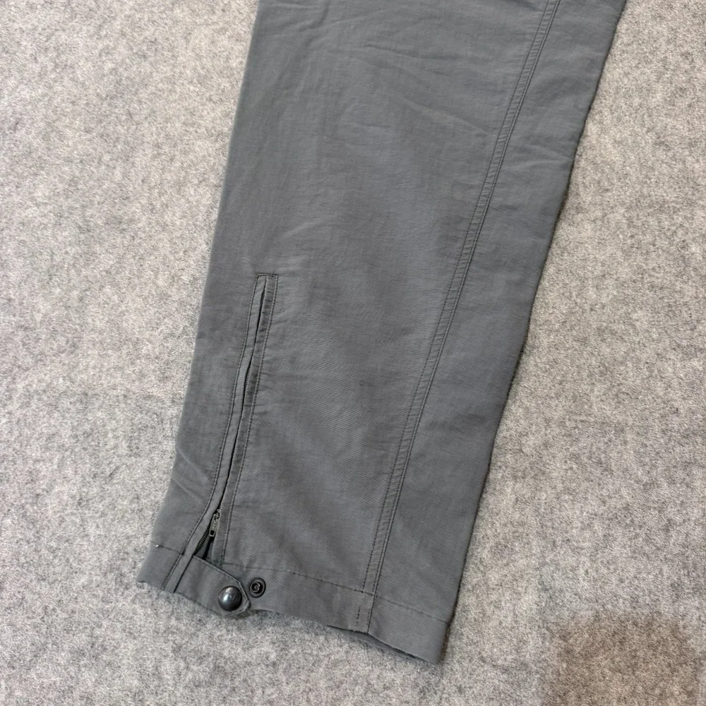 The North Face Vintage Gray Convertible Zip-Off Hiking Pants Men's Size Medium
